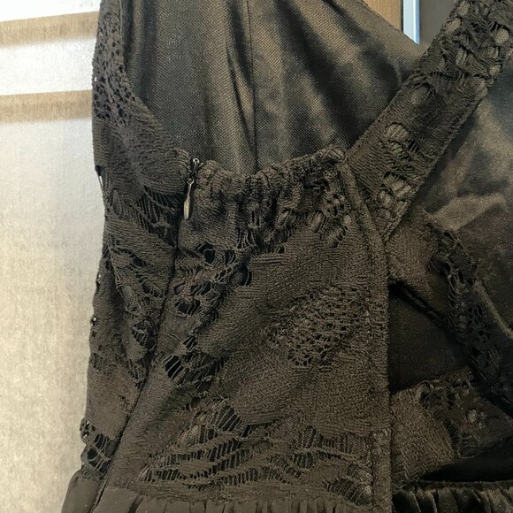 Tobi Cross Back Black Dress - Picture 5 of 8